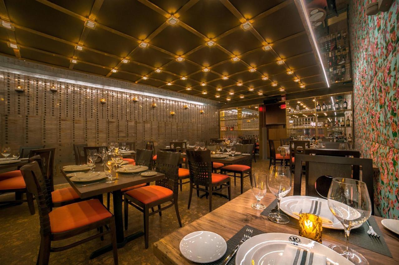 The New Yorker, A Wyndham Hotel Exterior foto Interior of a restaurant